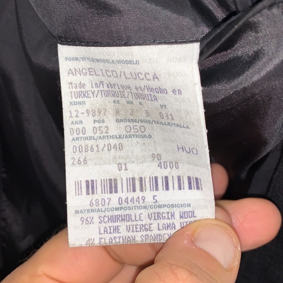 Hugo Boss Stretch Sports Jacket Size 40 US, 50 EU. 3 Button Closure. 96% Wool - Picture 9 of 10